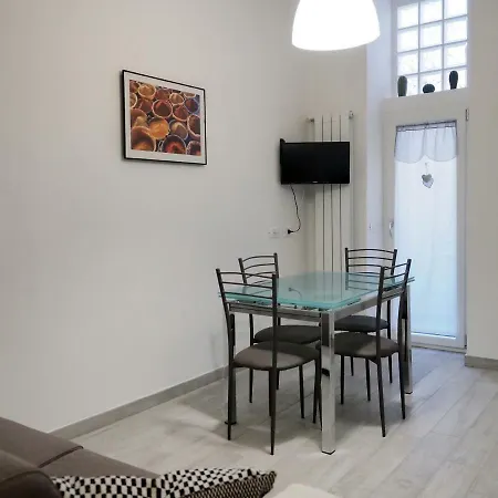 Πανσιόν & Me To 5 Terre E 4*